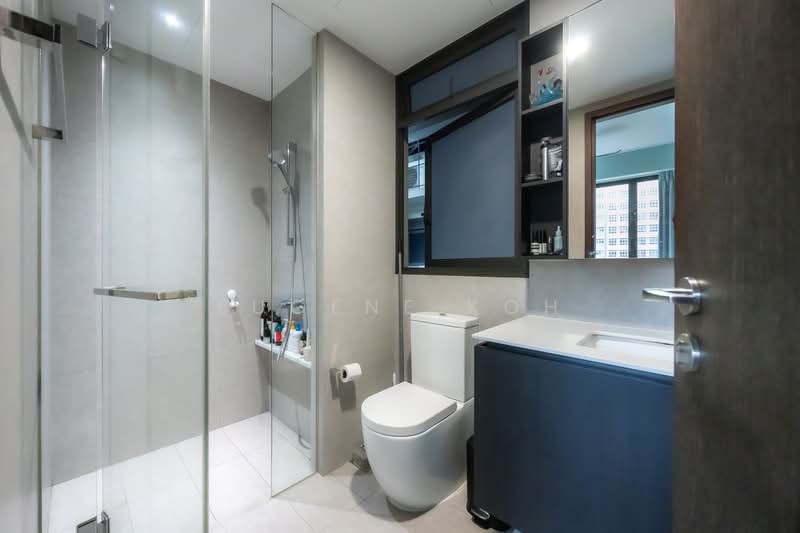 iNz Residence, 78 Choa Chu Kang Avenue 5, 3 Bedrooms, 883 sqft, Condominium For Sale, by Eugene Koh, 500232580 - Master Bathroom - PropertyGuru.com.sg