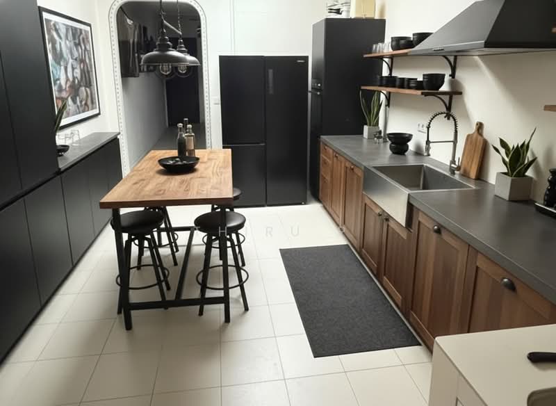 24 Hougang Avenue 3, 24 Hougang Avenue 3, 2 Bedrooms, 721 sqft, HDB Flat For Sale, by Thiru P, 500232584 - Kitchen - PropertyGuru.com.sg