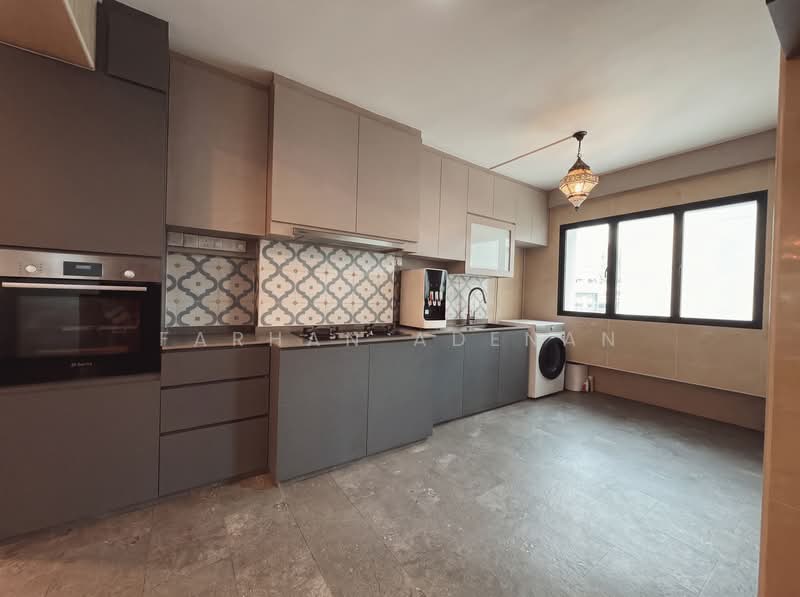 650 Pasir Ris Drive 10, 650 Pasir Ris Drive 10, 4 Bedrooms, 1,615 sqft, HDB Flat For Sale, by Farhan Adenan, 500232590 - Kitchen - PropertyGuru.com.sg