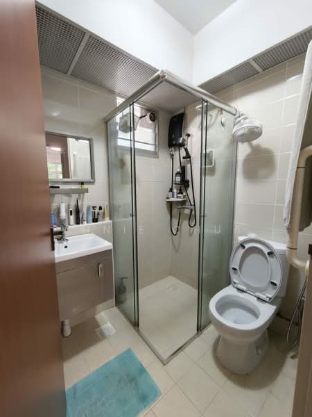 431B Yishun Avenue 1, 431B Yishun Avenue 1, 3 Bedrooms, 990 sqft, HDB Flat For Rent, by Annie Chua, 500232594 - Bathroom - PropertyGuru.com.sg