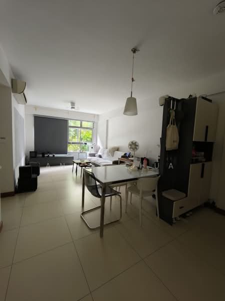 431B Yishun Avenue 1, 431B Yishun Avenue 1, 3 Bedrooms, 990 sqft, HDB Flat For Rent, by Annie Chua, 500232594 - Living Room - PropertyGuru.com.sg