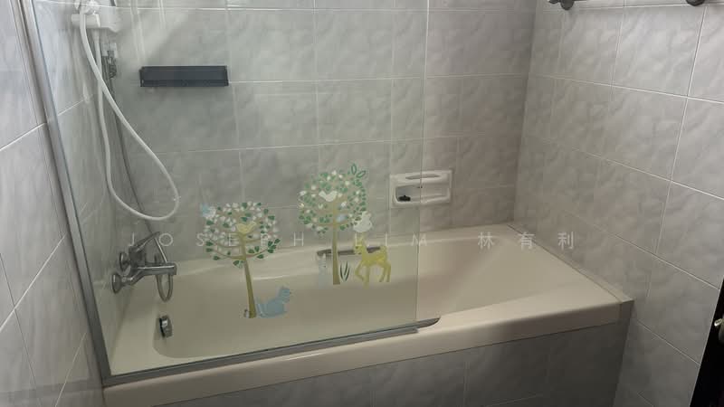 carlisle road, , Room Rental, 200 sqft, Corner Terrace For Rent, by Joseph Lim 林有利, 500232604 - Bathroom - PropertyGuru.com.sg