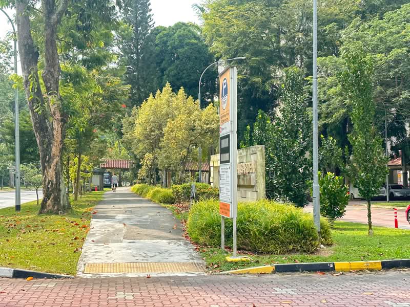 60 Telok Blangah Heights, 60 Telok Blangah Heights, 3 Bedrooms, 871 sqft, HDB Flat For Sale, by Winnie Wu, 500232605 - Bus stop - PropertyGuru.com.sg