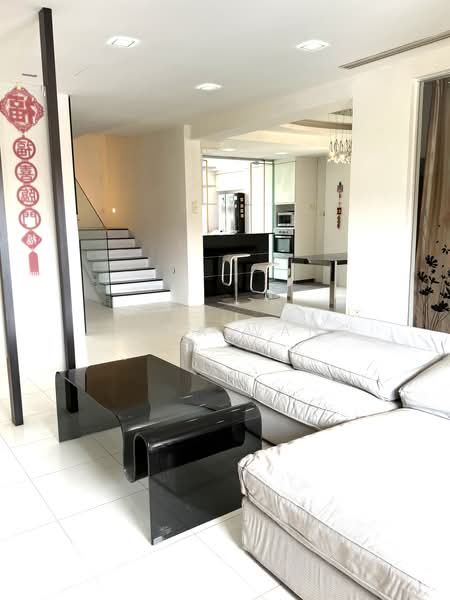 Grande Vista, 22 Cactus Drive, 3 Bedrooms, 2,024 sqft, Condominium For Sale, by Fiona Wang, 500232617 - Living Room - PropertyGuru.com.sg