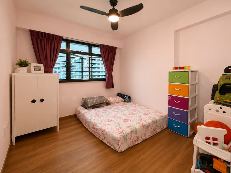 799A Woodlands Drive 60, 799A Woodlands Drive 60, 3 Bedrooms, 1,001 sqft, HDB Flat For Sale, by Jerez Amsyar, 500232620 - Bedroom - PropertyGuru.com.sg
