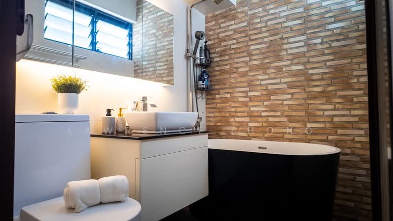 144 Tampines Street 12, 144 Tampines Street 12, 2 Bedrooms, 797 sqft, HDB Flat For Sale, by Lawrence Zhong, 500232624 - Master En-suite - PropertyGuru.com.sg