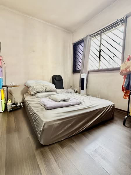 135 Bukit Batok West Avenue 6, 135 Bukit Batok West Avenue 6, 3 Bedrooms, 1,000 sqft, HDB Flat For Sale, by Kelvin Poh, 500232625 - PropertyGuru.com.sg