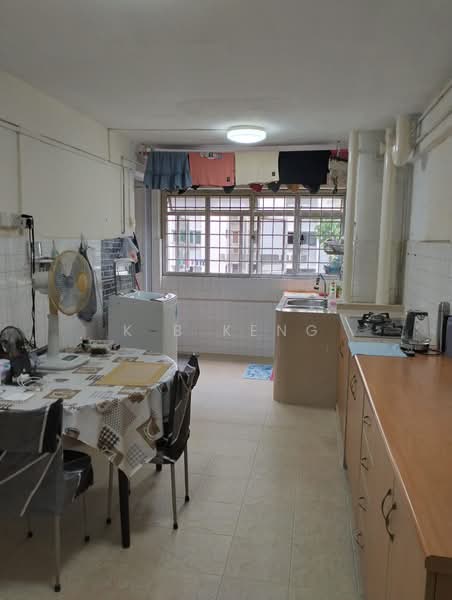 445 Ang Mo Kio Avenue 10, 445 Ang Mo Kio Avenue 10, Room Rental, 120 sqft, HDB Flat For Rent, by K B Keng, 500232626 - Kitchen - PropertyGuru.com.sg