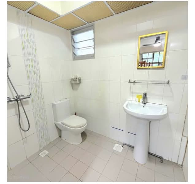 591A Ang Mo Kio Street 51, 591A Ang Mo Kio Street 51, 2 Bedrooms, 731 sqft, HDB Flat For Sale, by Kelvin Poh, 500232629 - Bathroom - PropertyGuru.com.sg