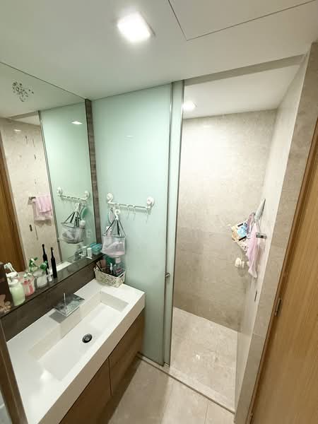 The Lanai, 140 Hillview Avenue, 4 Bedrooms, 1,302 sqft, Condominium For Sale, by Kelvin Poh, 500232635 - Bathroom - PropertyGuru.com.sg