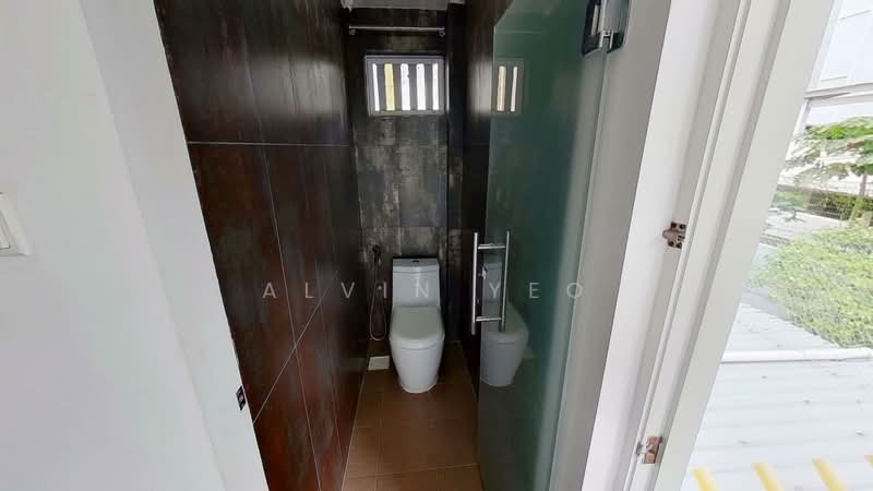 7 Yong Siak Street, Yong Siak Street, 3 Bedrooms, 1,141 sqft, Apartment For Rent, by Alvin Yeo, 500232636 - Bathroom - PropertyGuru.com.sg