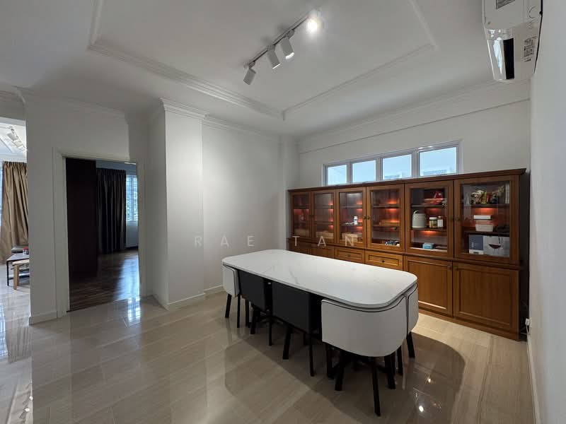 Euro-Asia Court, 5 River Valley Close, 3 Bedrooms, 1,378 sqft, Apartment For Rent, by Rae Tan, 500232639 - Dining Room - PropertyGuru.com.sg