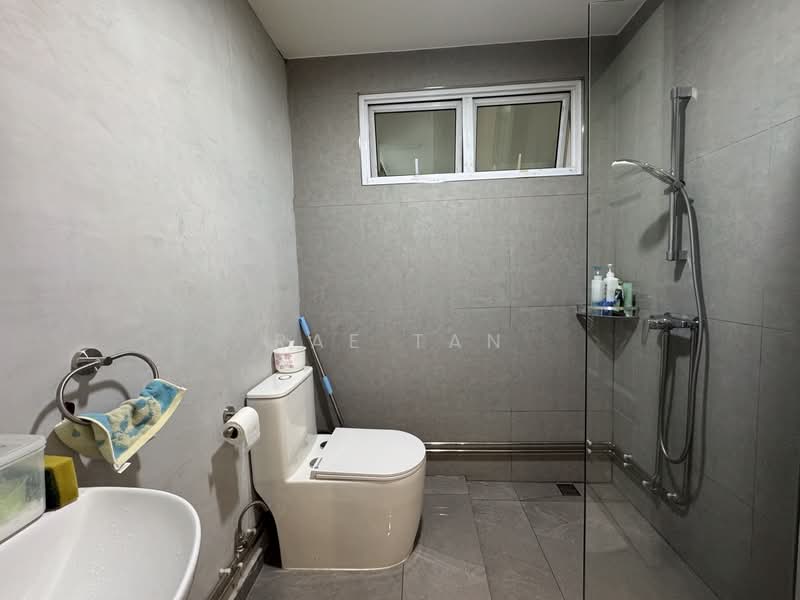 Euro-Asia Court, 5 River Valley Close, 3 Bedrooms, 1,378 sqft, Apartment For Rent, by Rae Tan, 500232639 - Bathroom - PropertyGuru.com.sg