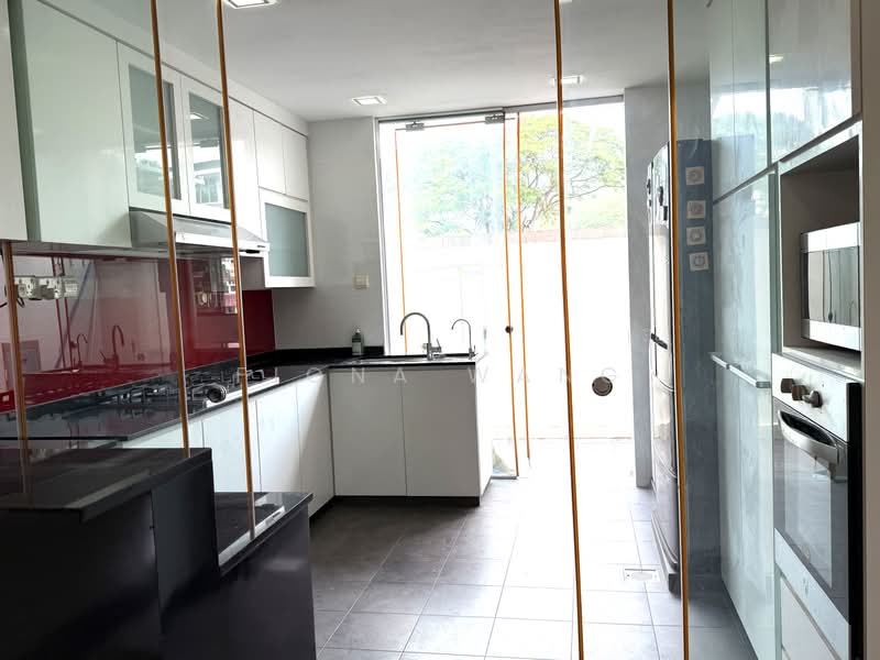 Grande Vista, 22 Cactus Drive, 3 Bedrooms, 2,024 sqft, Condominium For Rent, by Fiona Wang, 500232640 - Kitchen - PropertyGuru.com.sg