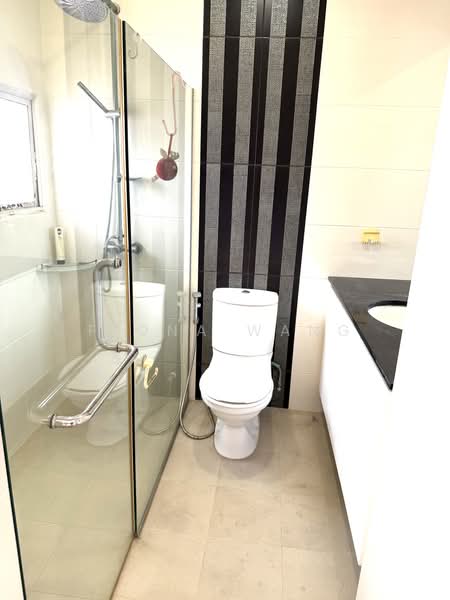 Grande Vista, 22 Cactus Drive, 3 Bedrooms, 2,024 sqft, Condominium For Rent, by Fiona Wang, 500232640 - Bathroom - PropertyGuru.com.sg