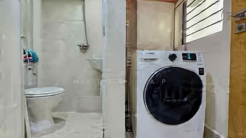 Blossom Residences, 32 Segar Road, 3 Bedrooms, 1,055 sqft, Condominium For Sale, by Maple Yap, 500232645 - Bathroom - PropertyGuru.com.sg