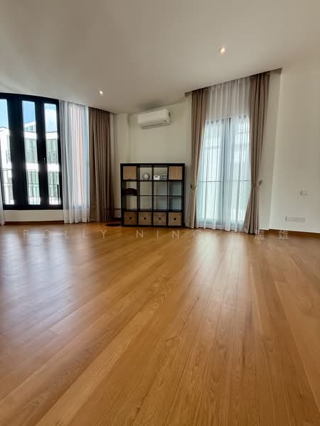 Broadrick Road, Broadrick Road, 6 Bedrooms, 6,338 sqft, Detached House For Rent, by Polly Ning 甯麗雄, 500232650 - Master Room - PropertyGuru.com.sg