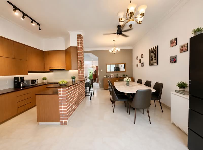 Rare! 999 YEAR INTER-TERRACE @ Holland Grove Road/Holland Village/Buona Vista/ D10, , 4 Bedrooms, 2,740 sqft, Terraced House For Sale, by Jeannie Anastasia Koe 高晶晶, 500232652 - Kitchen - PropertyGuru.com.sg