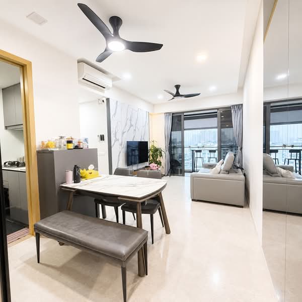 The Tre Ver, 66 Potong Pasir Avenue 1, 3 Bedrooms, 1,012 sqft, Condominium For Sale, by Kelly Lim, 500232656 - Living Room - PropertyGuru.com.sg