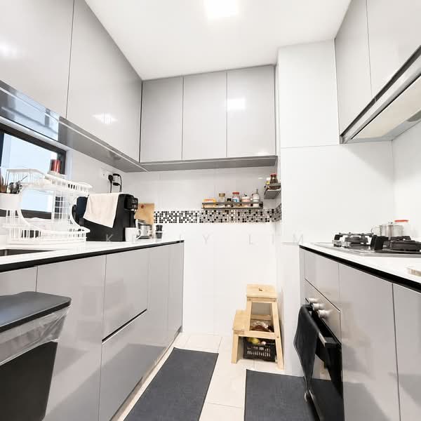 The Tre Ver, 66 Potong Pasir Avenue 1, 3 Bedrooms, 1,012 sqft, Condominium For Sale, by Kelly Lim, 500232656 - Kitchen - PropertyGuru.com.sg