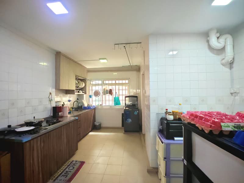 10D Bedok South Avenue 2, 10D Bedok South Avenue 2, 4 Bedrooms, 1,561 sqft, HDB Flat For Rent, by Florence Lim, 500232661 - Kitchen - PropertyGuru.com.sg
