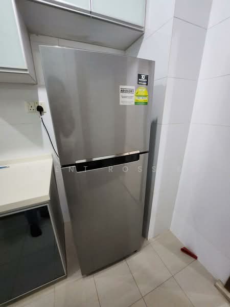 Blu Coral Condo, 127 Lorong L Telok Kurau, 2 Bedrooms, 770 sqft, Condominium For Rent, by Agent Ross MD, 500232668 - Kitchen - PropertyGuru.com.sg
