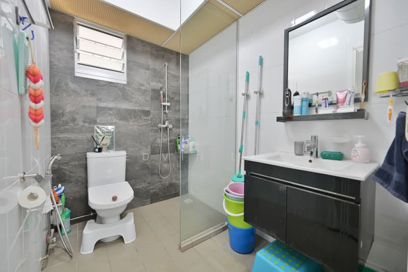260B Kebun Baru Court, 260B Ang Mo Kio Street 21, 3 Bedrooms, 999 sqft, HDB Flat For Sale, by Edvin Lee, 500232673 - Bathroom - PropertyGuru.com.sg