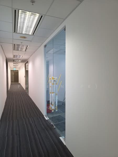 Prudential Tower, 30 Cecil Street, 2,192 sqft, Office For Rent, by Praveen (PK), 500232679 - Corridor - CommercialGuru.com.sg