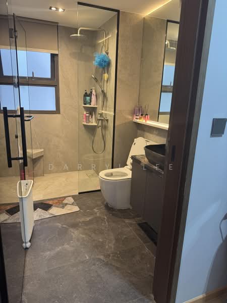 Bellewoods, 100 Woodlands Avenue 5, 3 Bedrooms, 936 sqft, Condominium For Sale, by Darryl Lee, 500232680 - Bathroom - PropertyGuru.com.sg