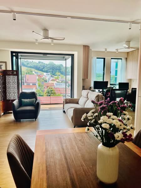 Cheap!!! Condo at HDB Price Charming View, Well Renovated, North Facing, Hillview Avenue, 3 Bedrooms, 1,249 sqft, Condominium For Sale, by Jennifer Tan WL 陈慧莲, 500232681 - Living Room - PropertyGuru.com.sg