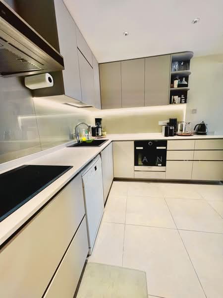 Cheap!!! Condo at HDB Price Charming View, Well Renovated, North Facing, Hillview Avenue, 3 Bedrooms, 1,249 sqft, Condominium For Sale, by Jennifer Tan WL 陈慧莲, 500232681 - Kitchen - PropertyGuru.com.sg