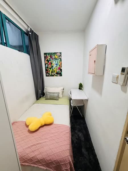 Wing Fong Court, 10 Lorong 14 Geylang, Room Rental, 70 sqft, Condominium For Rent, by Leo, 500232683 - Bedroom - PropertyGuru.com.sg