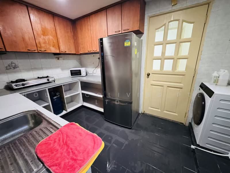 Wing Fong Court, 10 Lorong 14 Geylang, Room Rental, 70 sqft, Condominium For Rent, by Leo, 500232683 - Kitchen - PropertyGuru.com.sg