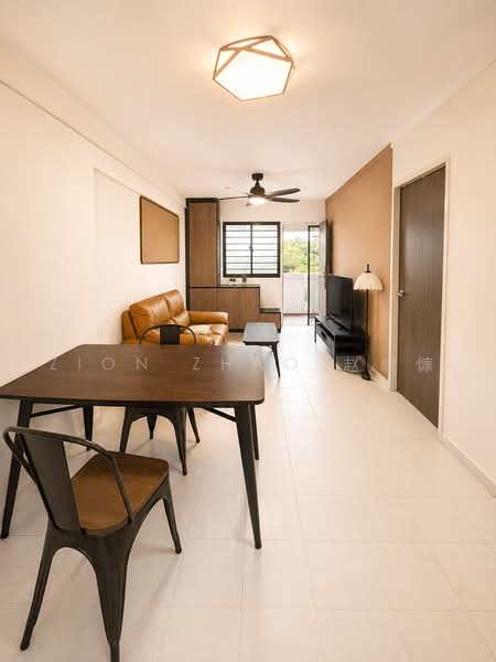 316 Hougang Avenue 7, 316 Hougang Avenue 7, 2 Bedrooms, 711 sqft, HDB Flat For Rent, by Zion Zhao 赵峻慷, 500232690 - Living Room - PropertyGuru.com.sg