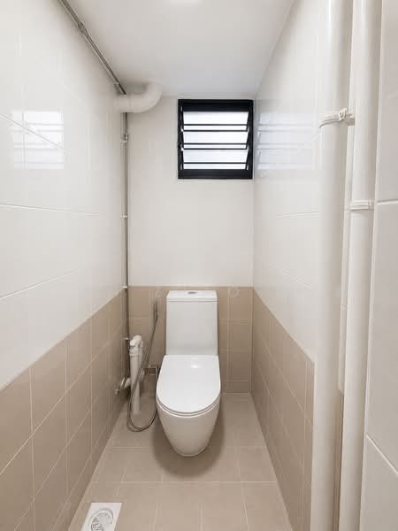 316 Hougang Avenue 7, 316 Hougang Avenue 7, 2 Bedrooms, 711 sqft, HDB Flat For Rent, by Zion Zhao 赵峻慷, 500232690 - Bathroom - PropertyGuru.com.sg