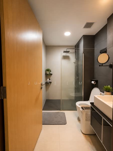 Suites@Braddell, 56 Braddell Road, 1 Bedroom, 398 sqft, Apartment For Sale, by Junie Lim, 500232691 - Bathroom - PropertyGuru.com.sg