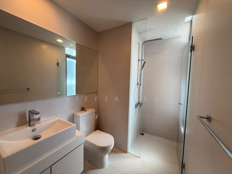 Ascentia Sky, 3 Alexandra View, 3 Bedrooms, 1,475 sqft, Apartment For Sale, by Kiefer Teo, 500232692 - Bathroom - PropertyGuru.com.sg