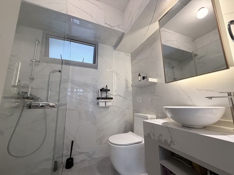 377B Hougang Street 32, 377B Hougang Street 32, 3 Bedrooms, 1,012 sqft, HDB Flat For Sale, by Tay Yiqi, 500232697 - Bathroom - PropertyGuru.com.sg