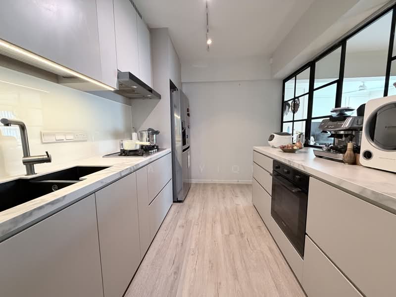 377B Hougang Street 32, 377B Hougang Street 32, 3 Bedrooms, 1,012 sqft, HDB Flat For Sale, by Tay Yiqi, 500232697 - Kitchen - PropertyGuru.com.sg