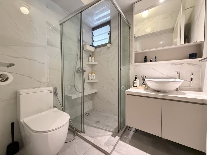 377B Hougang Street 32, 377B Hougang Street 32, 3 Bedrooms, 1,012 sqft, HDB Flat For Sale, by Tay Yiqi, 500232697 - Bathroom - PropertyGuru.com.sg