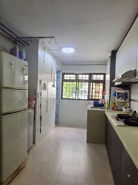 232 Yishun Street 21, 232 Yishun Street 21, 3 Bedrooms, 1,302 sqft, HDB Flat For Sale, by Alice Mok, 500232701 - Kitchen - PropertyGuru.com.sg