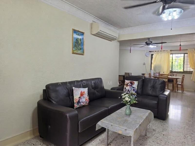 232 Yishun Street 21, 232 Yishun Street 21, Sembawang / Yishun, 3 Bedrooms, 1,302 sqft, HDB Flat For Sale, by Alice Mok, 500232701 - Living Room - PropertyGuru.com.sg