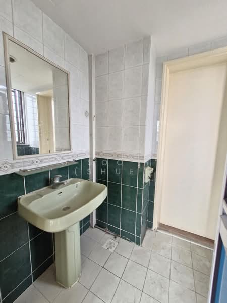 The Tanamera, 1 Tanah Merah Kechil Road, 3 Bedrooms, 1,324 sqft, Condominium For Rent, by Ho Soo Hui (Shue), 500232702 - Bathroom - PropertyGuru.com.sg