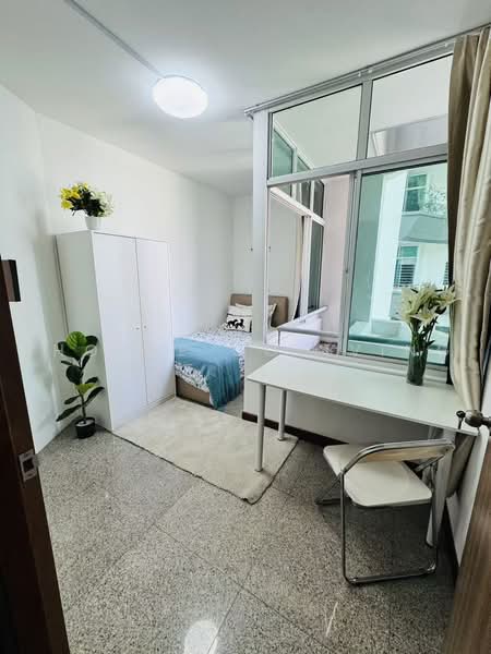 Maysprings, 6 Petir Road, Room Rental, 90 sqft, Apartment For Rent, by Leo, 500232703 - Bedroom - PropertyGuru.com.sg