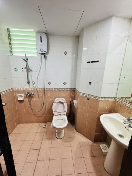 Maysprings, 6 Petir Road, Room Rental, 90 sqft, Apartment For Rent, by Leo, 500232703 - Bathroom - PropertyGuru.com.sg