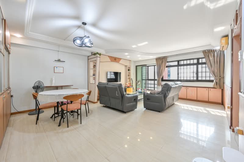 284 Toh Guan Road, 284 Toh Guan Road, 3 Bedrooms, 1,313 sqft, HDB Flat For Sale, by Adriel Li Yewen, 500232716 - Living Room - PropertyGuru.com.sg