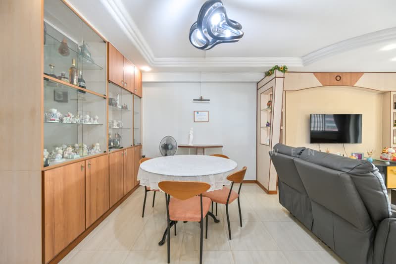 284 Toh Guan Road, 284 Toh Guan Road, 3 Bedrooms, 1,313 sqft, HDB Flat For Sale, by Adriel Li Yewen, 500232716 - Living Room - PropertyGuru.com.sg