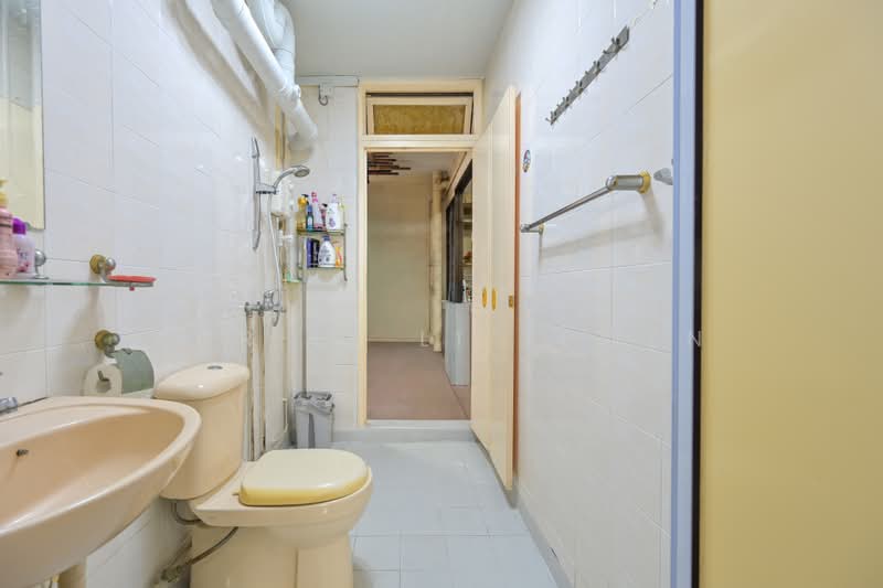 284 Toh Guan Road, 284 Toh Guan Road, 3 Bedrooms, 1,313 sqft, HDB Flat For Sale, by Adriel Li Yewen, 500232716 - Bathroom - PropertyGuru.com.sg