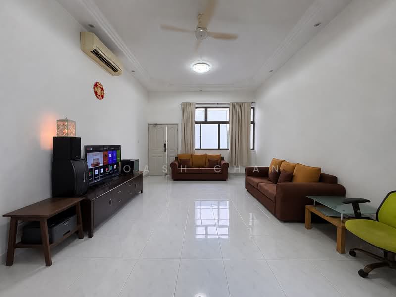 142 Lorong J Telok Kurau, , 3 Bedrooms, 1,442 sqft, Walk-up Apartment For Sale, by Joash Chan, 500232727 - Living Room - PropertyGuru.com.sg