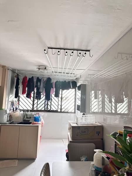 460 Jurong West Street 41, 460 Jurong West Street 41, Room Rental, 129 sqft, HDB Flat For Rent, by Felicia Anna Lee, 500232732 - Washing Machine & laundry area - PropertyGuru.com.sg